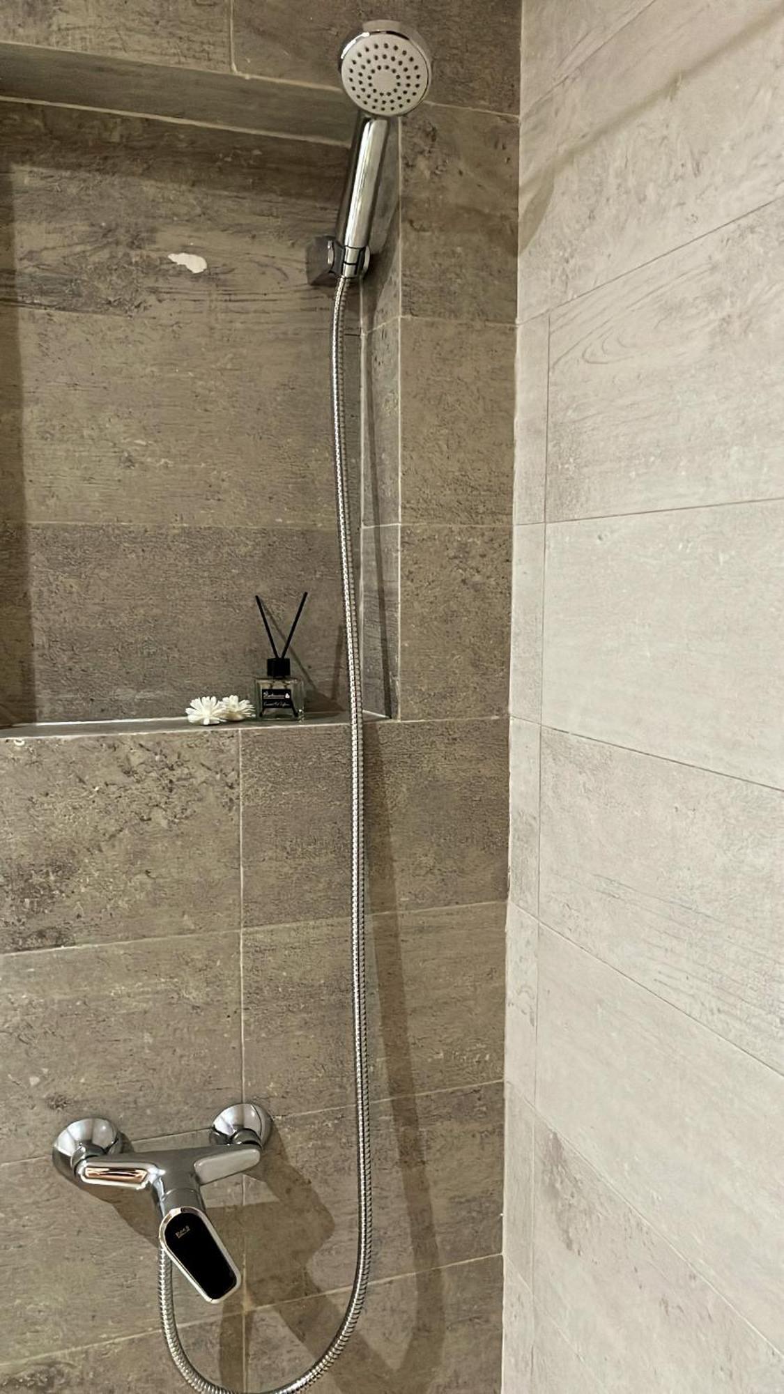 Elegant Appartement Avec Un Acces Piscine Jardin Parking Sous-Sol Et Wifi Haut Debit Fibre Optique Танжер Экстерьер фото